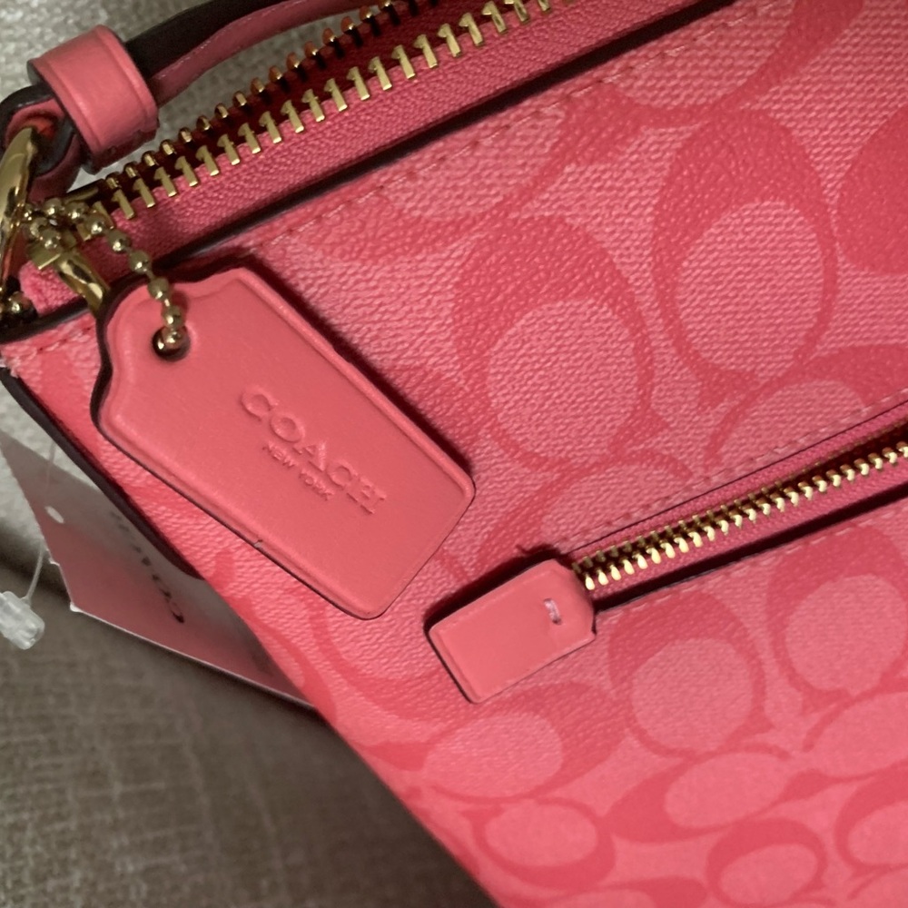 Coach File Crossbody - Picture 13 of 14